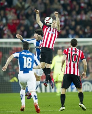 Diego Colotto y Aritz Aduriz.