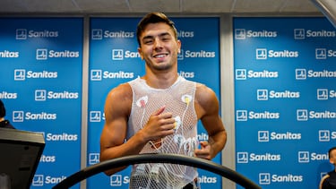 Brahim durante el reconocimiento médico en el Hospital Universitario Sanitas La Moraleja-Edificio Ana de Austria.