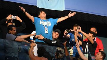 Maradona desmiente que llegasen a hospitalizarse tras el partido entre Argentina y Nigeria.