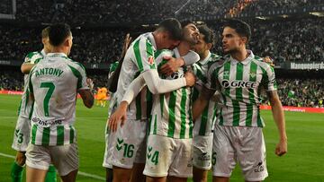 El mediocampista estadounidense, Johnny Cardoso, dio un recital ante el Real Madrid y comenzó la remontada del Betis en LaLiga.
