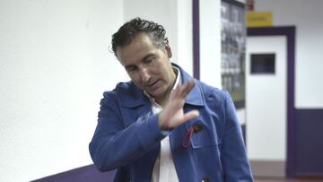 21/05/14 VALLADOLID
DESPEDIDA PRIMERA PLANTILLA Y CUERPO TECNICO
PAISANO JAVI PEREIRA 2º ENTRENADOR