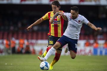 El arranque de la jornada tres nos regaló un empate en los últimos minutos entre Veracruz y Morelia. El equipo escualo tiene la plantilla menor valuada dentro de la Liga MX y eso se ha notado en este arranque del torneo. De esta manera los del puerto sumaron su primer punto en lo que va del semestre. Pese a que por momentos han mostrado la idea de juego que pretende Guillermo Vázquez, necesitan ejecutar mejor los partidos para tratar de salir de ese fondo de la tabla porcentual donde se ubican.