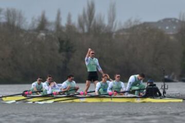 En hombres Cambridge consigui¨® su objetivo de romper la racha de tres victorias consecutivas de Oxford.