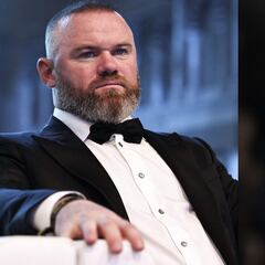 Wayne Rooney suggests that Kylian Mbappé should leave PSG