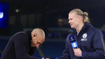 MANCHESTER, ENGLAND - MARCH 14: Thierry Henry (L) bows as he shakes hands with Erling Haaland of Manchester City after the UEFA Champions League round of 16 leg two match between Manchester City and RB Leipzig at Etihad Stadium on March 14, 2023 in Manchester, United Kingdom. (Photo by Simon Stacpoole/Offside/Offside via Getty Images)