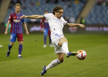 12/01/22 PARTIDO SEMIFINAL SUPERCOPA DE ESPAÑA 2022 ARABIA  BARCELONA - REAL MADRID  MODRIC