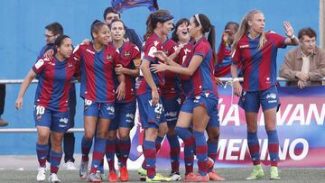 El Levante celebra un gol.