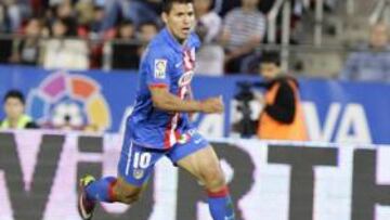 <b>EL SEGUNDO. </b>Agüero se dispone a disparar en el que sería su segundo gol ante el Mallorca. Aún le quedaría uno más para hacer su primer hat-trick con el Atlético.