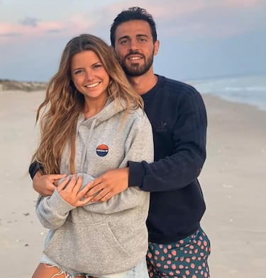 El portugués Bernardo Silva lleva relativamente poco tiempo con su nueva pareja, la modelo natural de Lisboa Inez Tomaz, con quien acostumbra a posar románticamente en sus redes sociales. Ambos pasaron juntos el confinamiento, y es que la distancia es uno de los temas que más asustan al jugador.