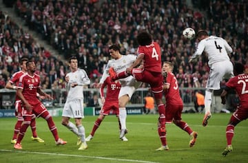 Ramos cabecea el 0-1 de la vuelta en Múnich.
