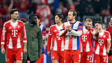 Soccer Football - UEFA Champions League - Bayern Munich v Sporting CP - Allianz Arena, Munich, Germany - December 9, 2025 Bayern Munich's Harry Kane and Bayern Munich's Leon Goretzka celebrate after the match REUTERS/Angelika Warmuth