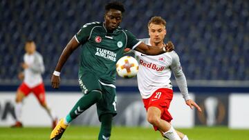 Soccer Football - Europa League - RB Salzburg vs Konyaspor - Red Bull Arena Salzburg, Salzburg, Austria - November 2, 2017 RB Salzburg's Fredrik Gulbrandsen in action with Konyaspor's Wilfred Moke REUTERS/Dominic Ebenbichler