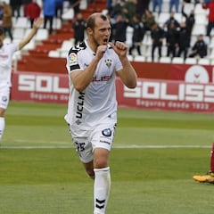 Zozulia tiene complicado seguir en el Albacete