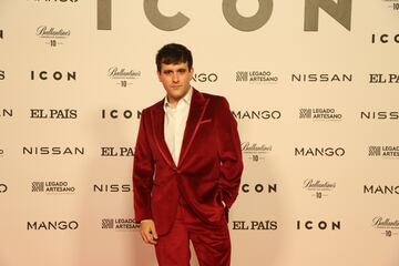 Palomo Spain posa en la alfombra roja de la gala por el décimo aniversario de 'Icon' celebrada en el Consulado Italiano de Madrid.