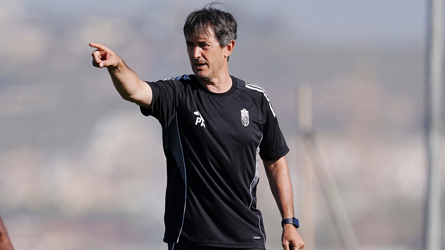 Pacheta: “Nos hacen falta cuatro o cinco refuerzos”