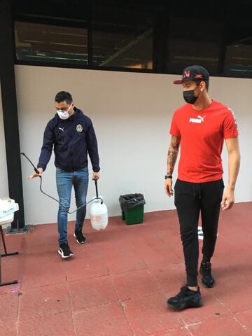 Así se presentaron los jugadores de Chivas para los tests de Covid-19