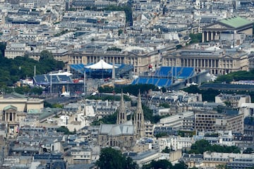 An aerial view shows the Place de La Concorde and the Urban Park venue for Skateboarding, Breaking, 3x3 Basketball and BMX Freestyle sports ahead of the Paris 2024 Olympics and Paralympics Games in Paris, France, July 10, 2024. REUTERS/Gonzalo Fuentes