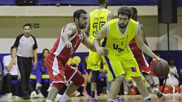 B&Atilde;&iexcl;squetbol, Quinto partido, Final Liga Nacional de B&Atilde;&iexcl;squetbol, U. de Concepci&Atilde;&sup3;n v CD Valdivia 
 El jugador de CD Valdivia Erik Carrasco  disputa el bal&Atilde;&sup3;n durante el quinto partido de la final de la Liga Nacional de B&Atilde;&iexcl;squetbol en la Casa del Deporte de Concepci&Atilde;&sup3;n
 21/02/2016
 Alejandro Zo&Atilde;&plusmn;ez/Photosport*******
 
 Basketball, fifth match, National Basketball League Final, U. de Concepcion v CD Valdivia
 Valdivia&#039;s player Erik Carrasco fail for the ball during for the fifth game of the finals of the National Basketball League in the Casa del Deporte in Concepci&Atilde;&sup3;n
 21/02/2016
 Alejandro Zo&Atilde;&plusmn;ez/Photosport