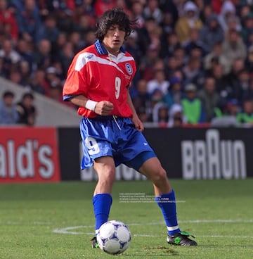 Masahide Tomikoshi subió en sus redes unas postales del plantel durante el Mundial de Francia hace 20 años. Salas, Zamorano y el 'Murci' son algunos de los protagonistas.