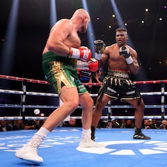 LeBron James on Fury win over Ngannou: “C’mon, man!”