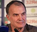 Marcelo Bielsa mandó a sus jugadores a recoger basura