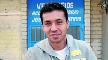 <b>UN ÍDOLO. </b>Matuzalem posa en los alrededores de La Romareda.