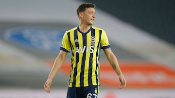 Fenerbahce's German midfielder Mesut Ozil reacts during the Turkish Super League (Super Lig) football match between Fenerbahce S.K. and Galatasaray S.K. at the Sukru Saracoglu Stadium in Istanbul on February 6, 2021. (Photo by Kenan Asyali / POOL / A