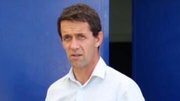 <b>DISCURSO CLARO. </b>Planes, ayer, saliendo de la zona de prensa de St. Adrià.