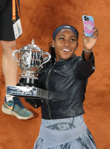 Coco Gauff se hace un autorretrato. 