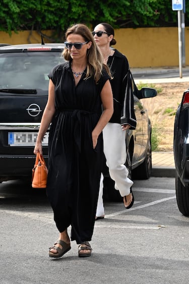 Eugenia Silva llega a la parroquia de Guadalmina para asistir al funeral por Caritina Goyanes.