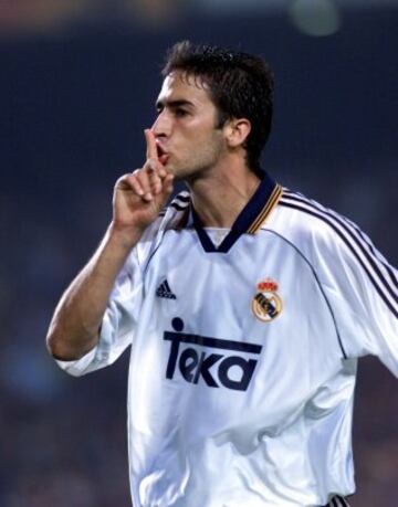 13-10-99. Ra¨²l empata el partido en el minuto 86 y manda callar a la afici¨®n del Camp Nou. El siete del Madrid ha disputado 29 derbis ligueros y ha perforado 11 veces la porter¨ªa del Barcelona.