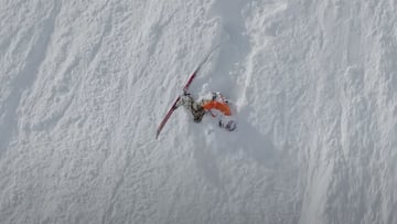 Kai Jones, en el suelo nevado de Jackson Hole, tras su terrible caída en la que se partió las tibias el 7 de marzo del 2023.