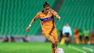 Lizbeth Ovalle of Tigres during the 3rd round match between Santos and Tigres UANL as part of the Liga BBVA MX Femenil, Torneo Apertura 2025 at TSM Corona Stadium, on July 28, 2025 in Torreon, Cohuila, Mexico.