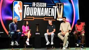 El exjugador Richard Jefferson, la periodista Malika Andrews, el entrenador de los Warriors Steve Kerr y los jugadores Victor Wmbanyama (Spurs) y Anthony Edwards (Wolves), en la presentación del nuevo torneo.