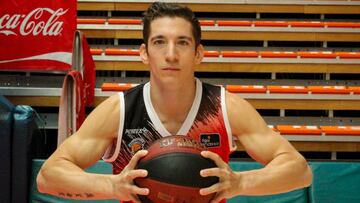 Nico Richotti posa como jugador del Montakit Fuenlabrada.