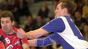 La selección española se ha empleado en defensa para conseguir la victoria frente a Rusia (22-21).