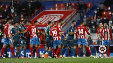 Momento del partido entre el CD Lugo y la UD Las Palmas.