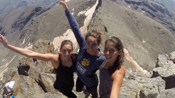 Laura Ester, Anni Espar y Mati Ortiz, en el Veleta.