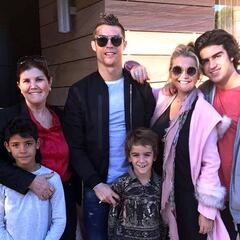 El domingo en familia de Cristiano Ronaldo tras el derbi