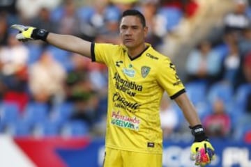 Se mantiene como uno de los mejores arqueros de la Liga MX, pero Juan Carlos Osorio se decantó por los mismos guardametas de los últimos años: Ochoa, Corona y Talavera. 