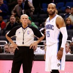 Dick Bavetta se retira tras 39 temporadas arbitrando en la NBA
