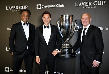 Yannick Noah, Roger Federer y Andre Agassi durante la alfombra negra de la ceremonia inaugural de la Laver Cup celebrada en el Uber Arana de Berlin.