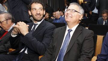 El Presidente de la Federacion de Baloncesto, Jorge Garbajosa, junto al Presidente de la ACB, Francisco Roca.