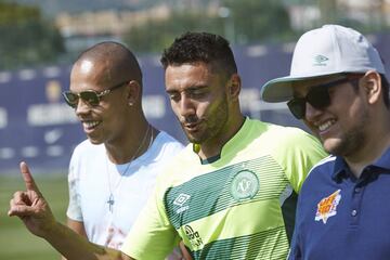 Chapecoense's Alan Ruschel pictured with Barcelona Futsal player Ferrao (left) at the Ciutat Esportiva on Sunday.