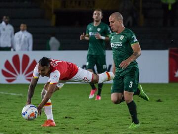 Partido táctico en El Campín. La Equidad se mantiene sólido en el grupo de los ocho, mientras que el equipo dirigido por Gregorio Pérez ratifica su liderato en un partido que tuvo que pelear con 10 jugadores todo el segundo tiempo.