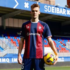 Comas: “Lo primero de todo soy defensa, me gusta defender”