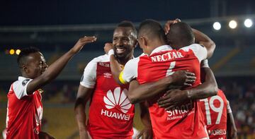 Santa Fe venció 3-0 a Santiago Wanderers y pasó a la fase de grupos de la Copa Libertadores tras el 5-1 en el marcador global.