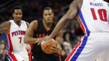Kyle Lowry ante Brandon Jennings (7) y Greg Monroe (10).