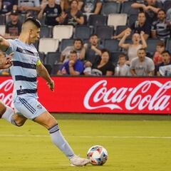 Alan Pulido key to Sporting KC home win against LAFC