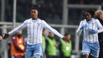 El jugador del Lazio Keita Balde celebra después de anotar el 1-0 contra Fc Torino